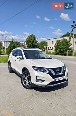 Внедорожник / Кроссовер Nissan Rogue 2016 в Львове