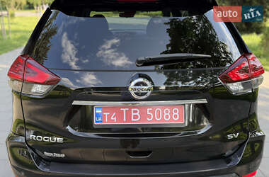 Внедорожник / Кроссовер Nissan Rogue 2019 в 