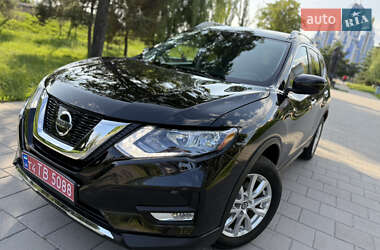 Внедорожник / Кроссовер Nissan Rogue 2019 в 