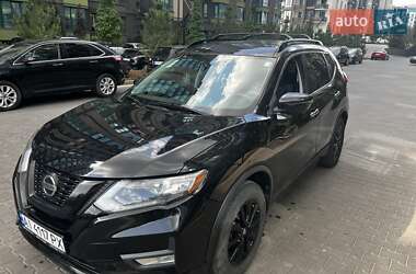 Внедорожник / Кроссовер Nissan Rogue 2017 в 