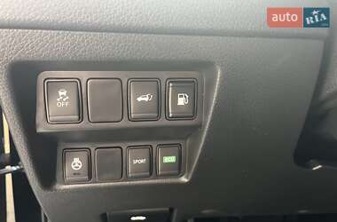 Внедорожник / Кроссовер Nissan Rogue 2017 в 
