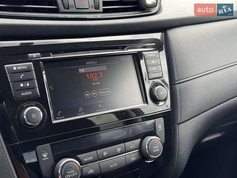 Позашляховик / Кросовер Nissan Rogue 2017 в Полтаві