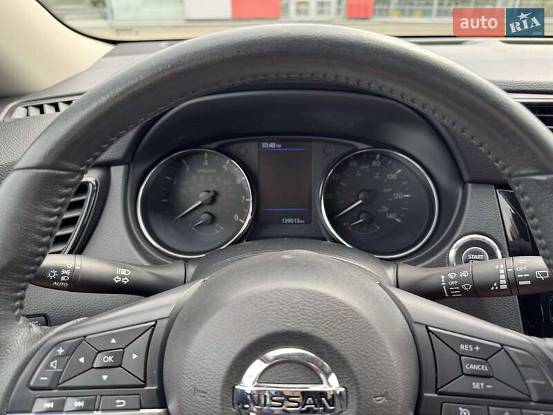 Позашляховик / Кросовер Nissan Rogue 2017 в Полтаві