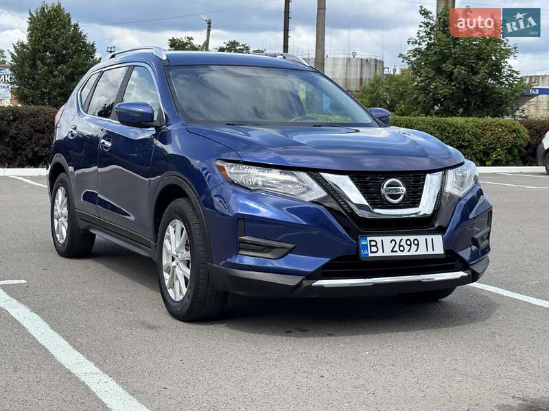 Позашляховик / Кросовер Nissan Rogue 2017 в Полтаві