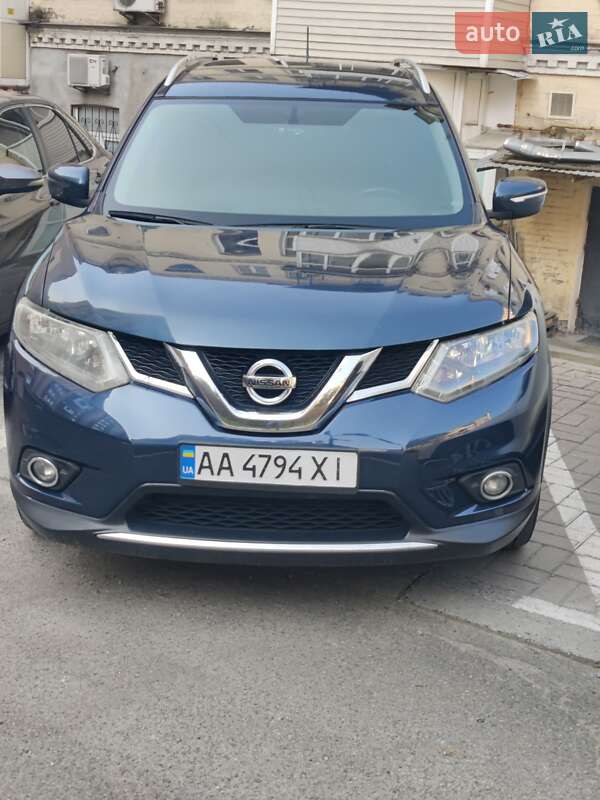 Внедорожник / Кроссовер Nissan Rogue 2016 в Киеве
