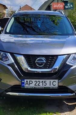 Внедорожник / Кроссовер Nissan Rogue 2018 в 