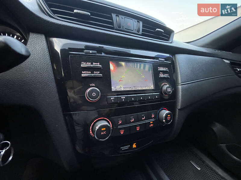 Внедорожник / Кроссовер Nissan Rogue 2017 в Одессе