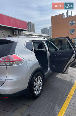 Внедорожник / Кроссовер Nissan Rogue 2016 в 