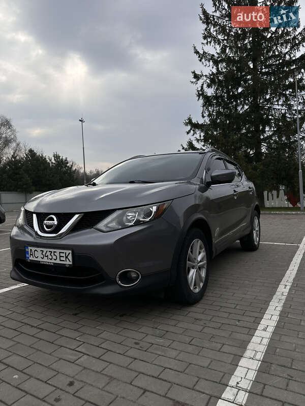 Внедорожник / Кроссовер Nissan Rogue 2017 в Луцке