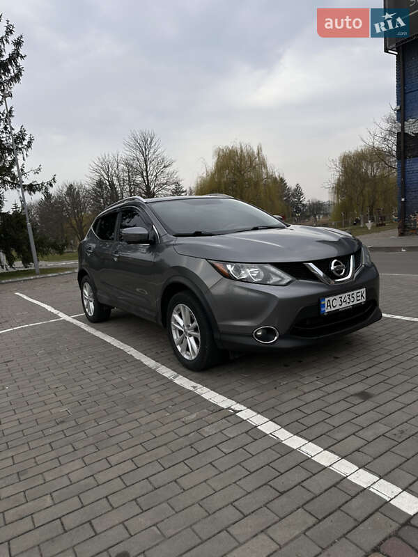 Внедорожник / Кроссовер Nissan Rogue 2017 в Луцке