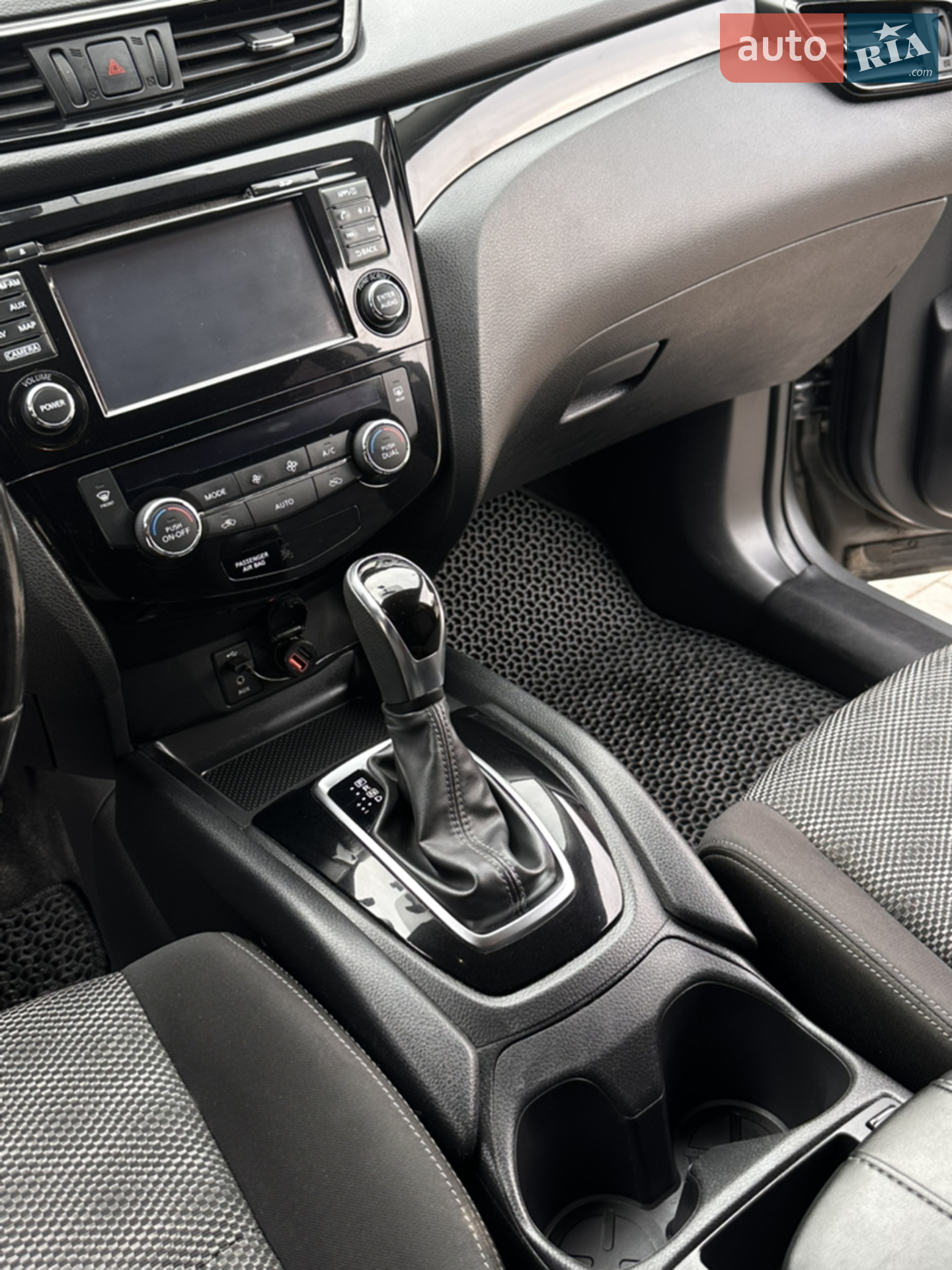 2017 Nissan Rogue - мініатюра 24