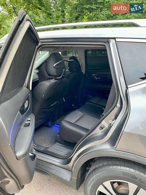 Позашляховик / Кросовер Nissan Rogue 2017 в Чернігові