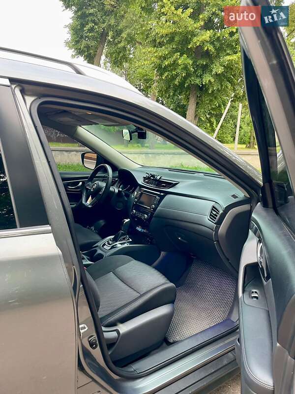 Позашляховик / Кросовер Nissan Rogue 2017 в Чернігові