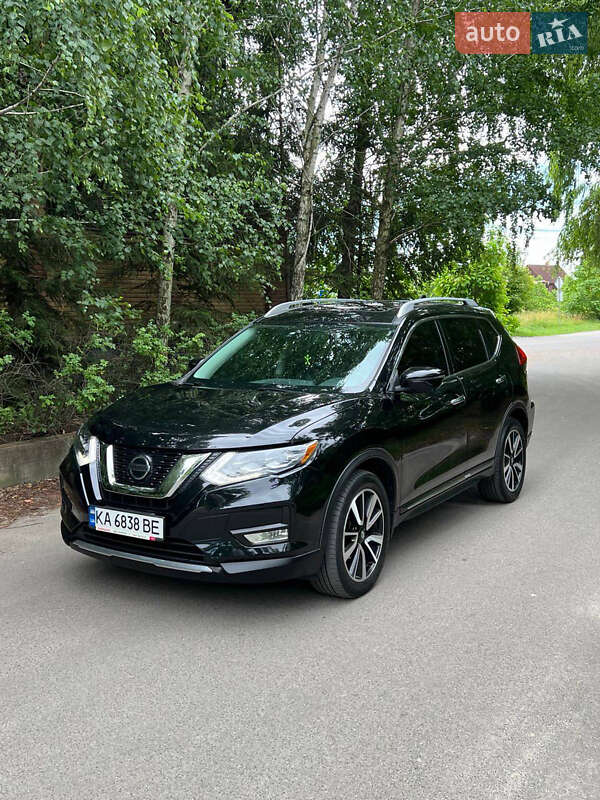 Внедорожник / Кроссовер Nissan Rogue 2018 в 