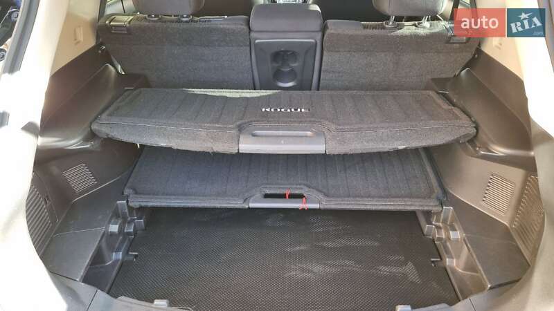Позашляховик / Кросовер Nissan Rogue 2018 в Львові