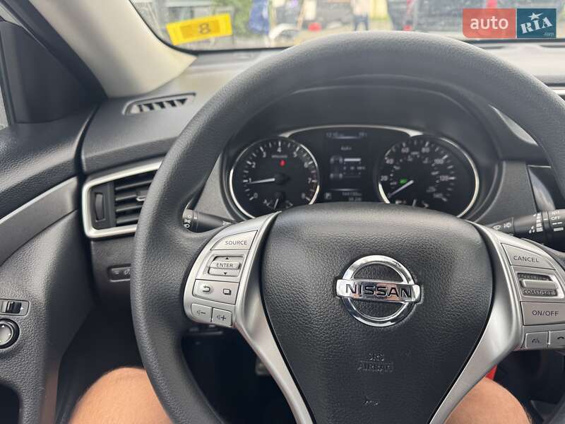 Внедорожник / Кроссовер Nissan Rogue 2015 в Луцке
