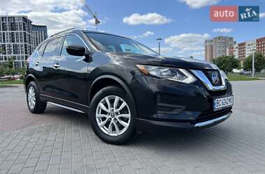 Позашляховик / Кросовер Nissan Rogue 2017 в Львові