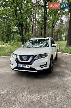 Внедорожник / Кроссовер Nissan Rogue 2017 в Киеве
