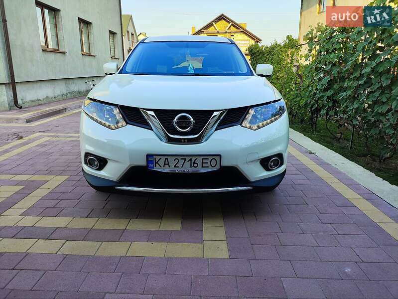 Позашляховик / Кросовер Nissan Rogue 2016 в Києві