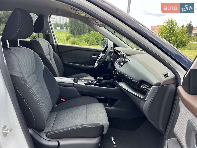 Внедорожник / Кроссовер Nissan Rogue 2020 в Ровно