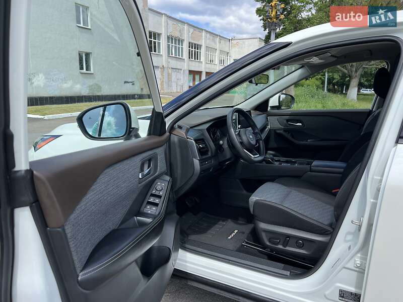 Внедорожник / Кроссовер Nissan Rogue 2020 в Ровно