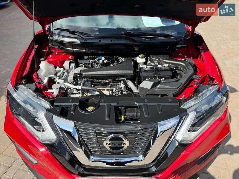 Внедорожник / Кроссовер Nissan Rogue 2017 в Кривом Роге