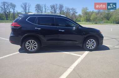 Внедорожник / Кроссовер Nissan Rogue 2017 в 