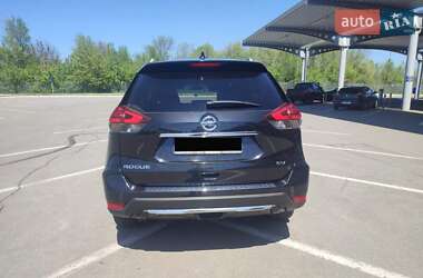 Внедорожник / Кроссовер Nissan Rogue 2017 в 