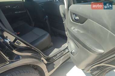 Внедорожник / Кроссовер Nissan Rogue 2017 в 