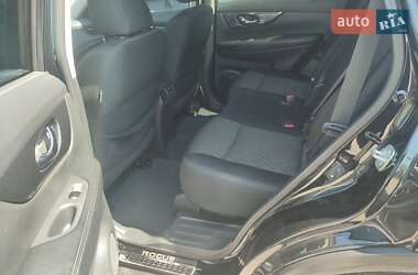 Внедорожник / Кроссовер Nissan Rogue 2017 в 