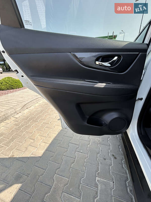 Позашляховик / Кросовер Nissan Rogue 2017 в Кременчуці