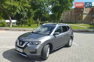 Внедорожник / Кроссовер Nissan Rogue 2016 в Бережанах