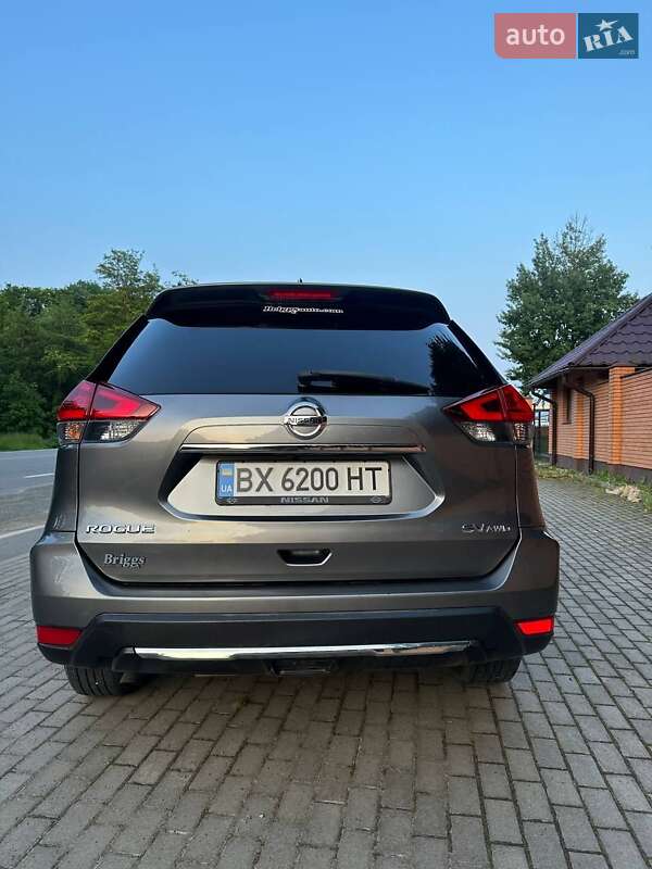 Внедорожник / Кроссовер Nissan Rogue 2016 в Хмельницком