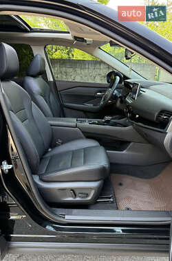 Внедорожник / Кроссовер Nissan Rogue 2023 в 