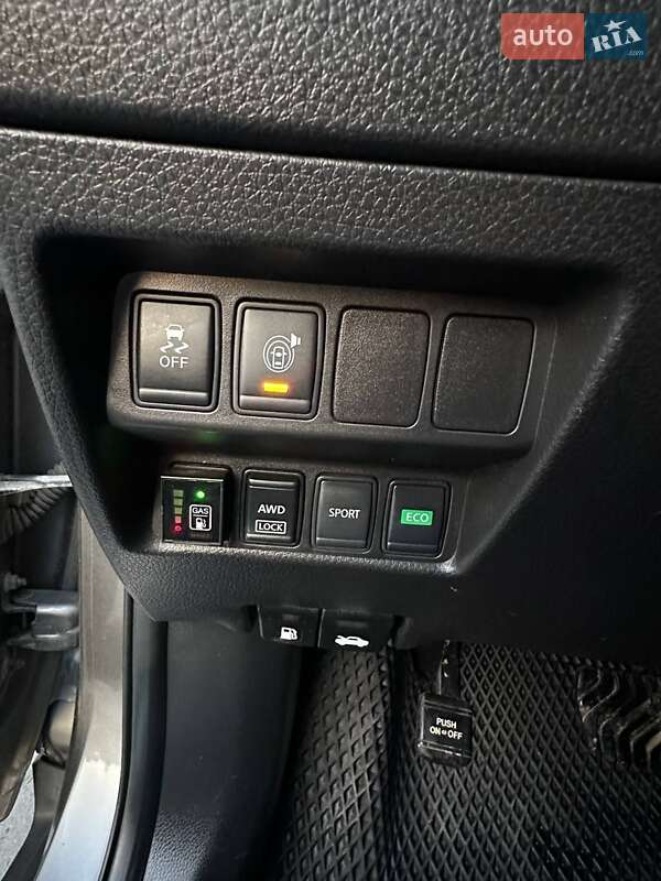 Внедорожник / Кроссовер Nissan Rogue 2016 в Хмельницком