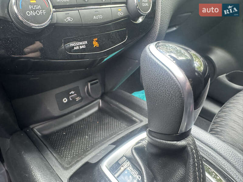 Внедорожник / Кроссовер Nissan Rogue 2019 в Полтаве