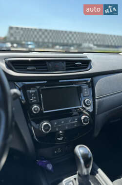 Внедорожник / Кроссовер Nissan Rogue 2019 в 