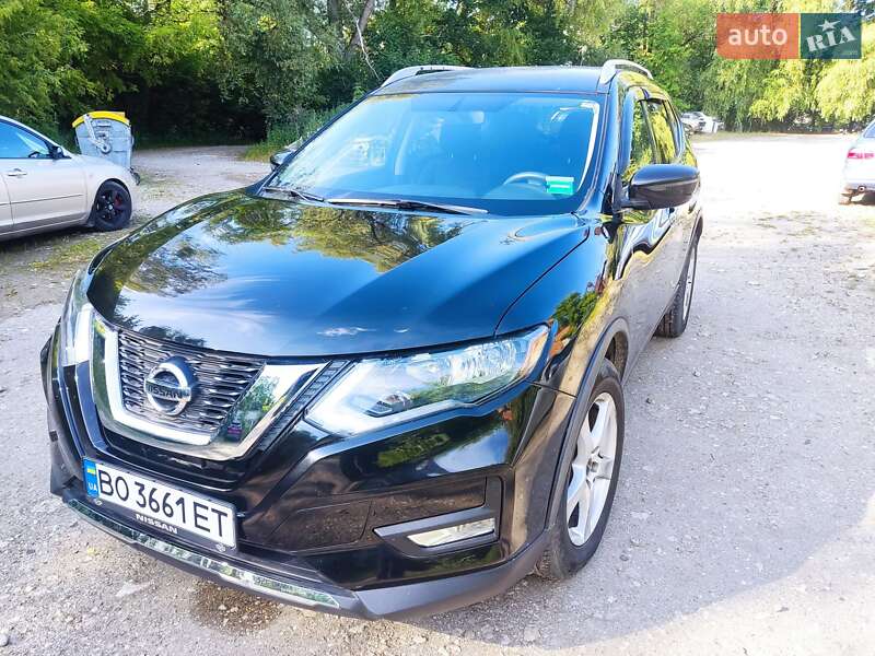 Внедорожник / Кроссовер Nissan Rogue 2016 в Тернополе