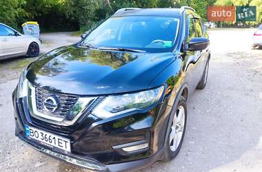 Внедорожник / Кроссовер Nissan Rogue 2016 в 