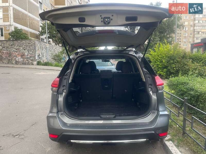 Позашляховик / Кросовер Nissan Rogue 2017 в Києві