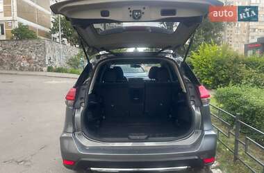 Внедорожник / Кроссовер Nissan Rogue 2017 в 