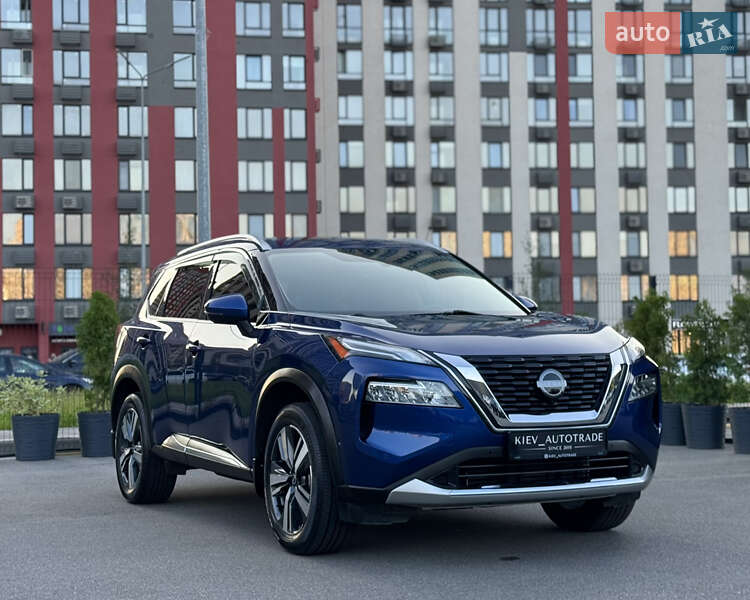 Внедорожник / Кроссовер Nissan Rogue 2023 в Киеве
