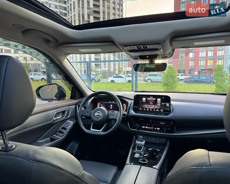 Внедорожник / Кроссовер Nissan Rogue 2023 в Киеве