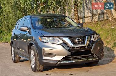 Внедорожник / Кроссовер Nissan Rogue 2017 в Львове