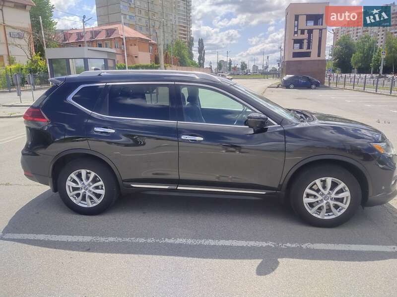 Внедорожник / Кроссовер Nissan Rogue 2016 в Харькове
