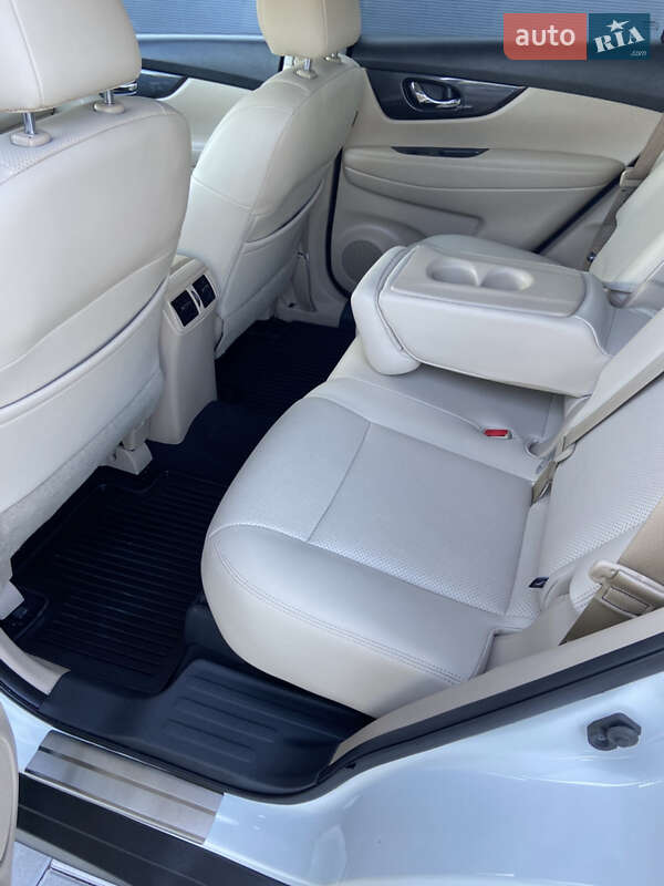 Позашляховик / Кросовер Nissan Rogue 2017 в Хмельницькому