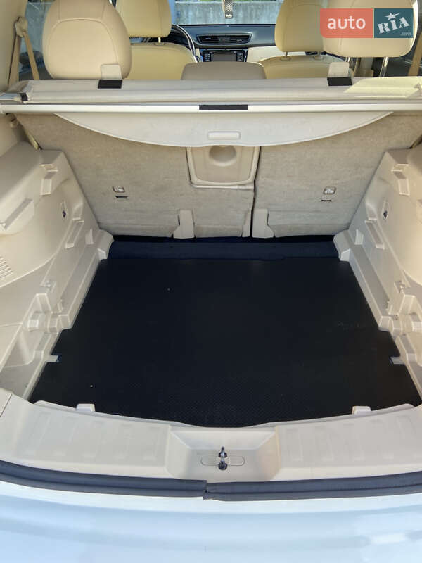 Позашляховик / Кросовер Nissan Rogue 2017 в Хмельницькому