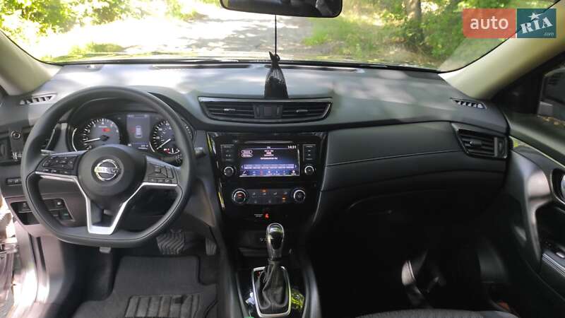 Внедорожник / Кроссовер Nissan Rogue 2017 в Павлограде