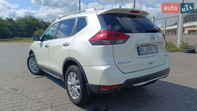 Позашляховик / Кросовер Nissan Rogue 2017 в Львові