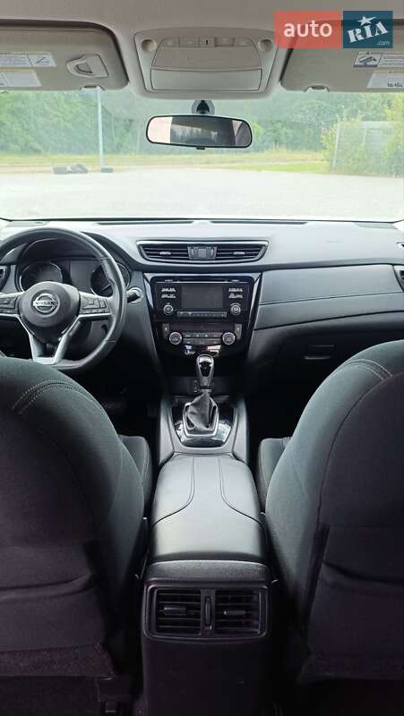 Позашляховик / Кросовер Nissan Rogue 2017 в Львові